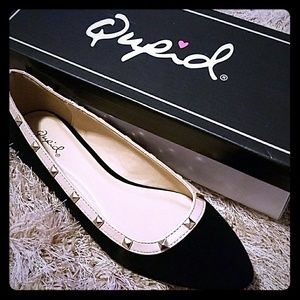 women's flat dress shoe